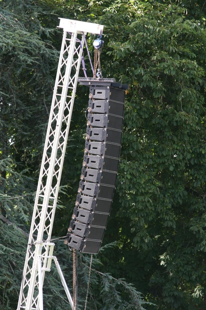 12 Martin Audio W8LM on our Milos MRT1 Towers for The Australian Pink Floyd Show, Calidicot Castle                